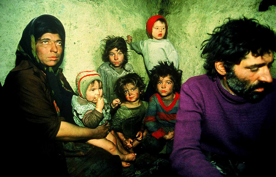 Gipsy Family, Romania